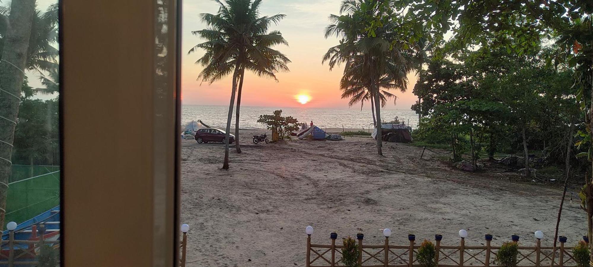 Marari Blue Whale Beach House Alappuzha Luaran gambar