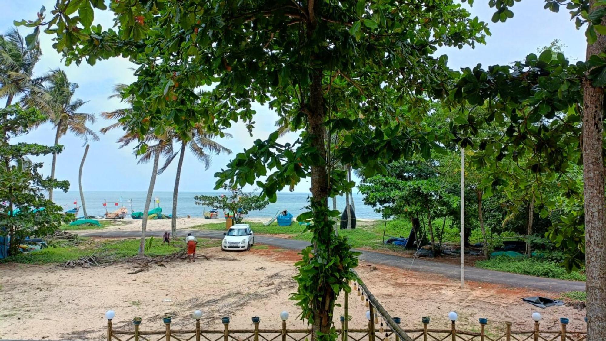 Marari Blue Whale Beach House Alappuzha Luaran gambar